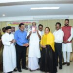 കാര്യവട്ടം യൂണിവേഴ്‌സിറ്റി എഞ്ചിനീയറിംഗ് കോളേജില്‍ ആട്ടോമാറ്റിക് ഹാന്‍ഡ് സാനിറ്റൈസര്‍ നിര്‍മിച്ചു