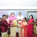 നീലപ്പൂക്കള്‍ നല്‍കിയ വിജയം